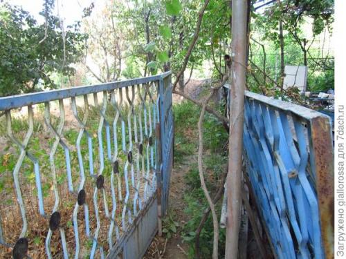 Можно ли использовать вторичные материалы для забора. Меняем забор между участками