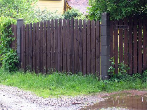 Дешевые и красивые заборы: как сделать самостоятельно 06