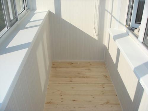 Чем обшить балкон внутри недорого. Материал для отделки балкона внутри дешево и красиво