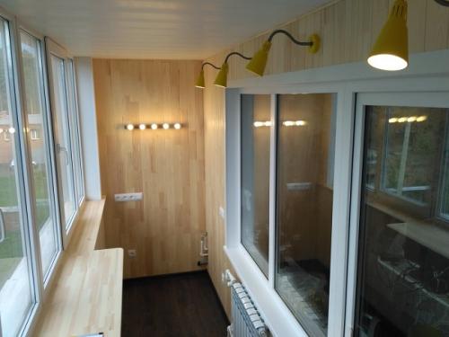 Чем лучше обшить балкон внутри. Отделка балкона изнутри: материалы, цены, как правильно? 06 Чем лучше обшить балкон внутри. Отделка балкона изнутри: материалы, цены, как правильно? 06