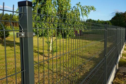 ЗАБОРЫ для частного дома в Московской области. Какой забор лучше поставить в частном доме