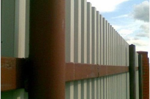 Бюджетный забор на дачу своими руками. Столбы