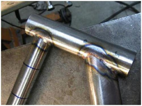 Как соединить две трубы одинакового диаметра без сварки. Основные способы соединения труб и их описание