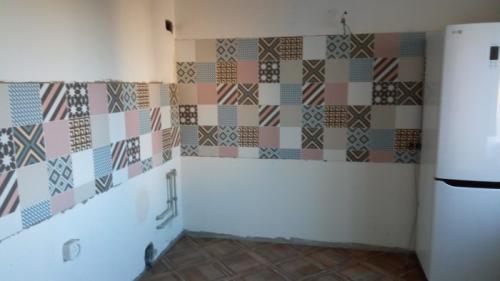 Чем заменить фартук на кухне вместо плитки. Что такое фартук и для чего он нужен на кухне 25 Чем заменить фартук на кухне вместо плитки. Что такое фартук и для чего он нужен на кухне 25