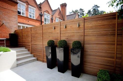 Бюджетный вариант забора на дачу. Каркас 07