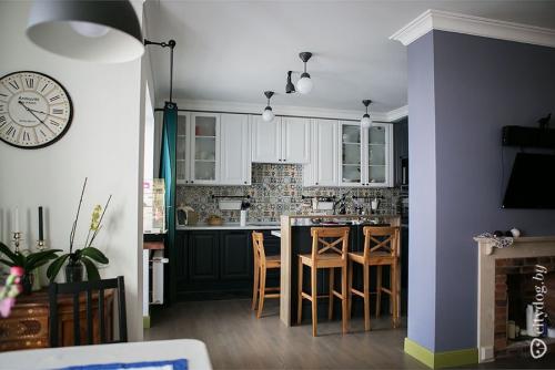 Снос стены между кухней и комнатой в панельном доме. Перепланировка: как объединить кухню с комнатой (гостиной)?