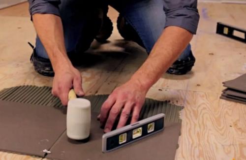 Плитка в деревянном доме в ванной. Особенности деревянного дома 04