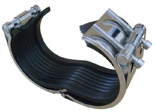 Демонтаж чугунной трубы канализации своими руками.  Обрезка верхней части трубы. 01