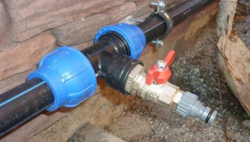 Как соединить трубу ПНД с полипропиленовой. Что из себя представляют трубы ПНД