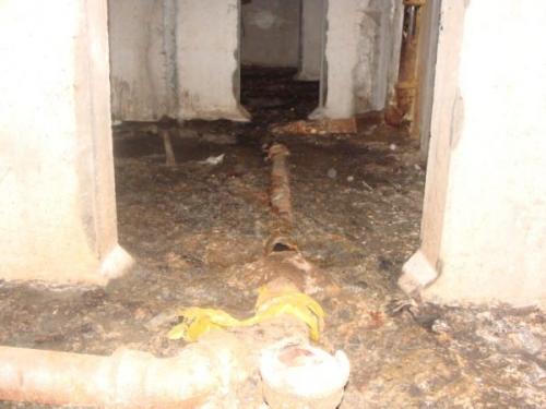 Демонтаж пластиковых канализационных труб. Внутренняя канализация