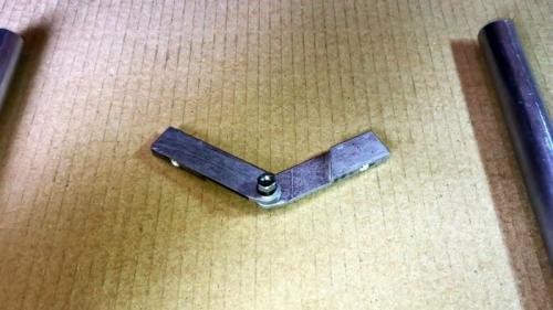 Как соединить две трубы под 90 градусов. Процесс соединения труб без сварки