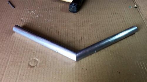 Как соединить две трубы под 90 градусов. Процесс соединения труб без сварки