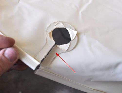 Как установить декоративную обвод-заглушку на трубу ПВХ. Как обойти трубу ПВХ-пленкой?