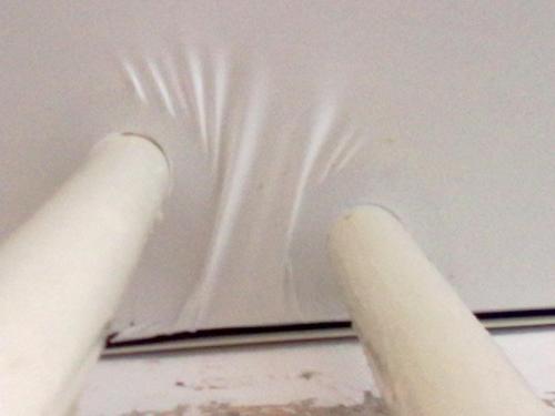 Обвод-заглушка для труб пвх декоративный. Частые ошибки при обходе труб натяжными потолками