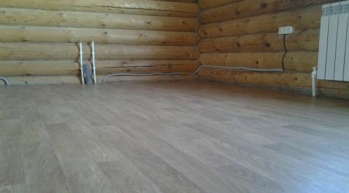 Как сделать пол в ванной в деревянном доме. Пол в ванной в деревянном доме: как сделать своими руками сухо, тепло и недорого