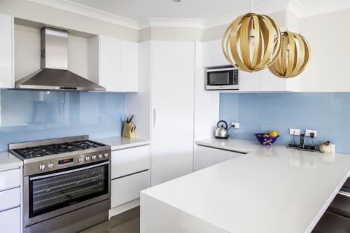 Из чего сделать фартук на кухне своими руками. Лучший фартук для кухни: 150 идей в 2022 году 04 Из чего сделать фартук на кухне своими руками. Лучший фартук для кухни: 150 идей в 2022 году 04