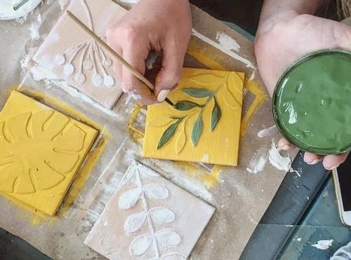 Как обновить фартук на кухне своими руками. Как обновить кухонный фартук, не сбивая плитку