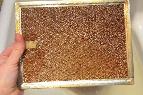 На кухне фартук. Для чего нужен кухонный фартук