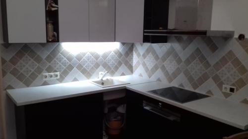 Кухонный фартук из плитки своими руками. Особенности кухонного фартука из керамической плитки