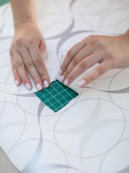 Чем заменить фартук на кухне вместо плитки дешево. Чем заменить керамическую плитку на кухонном фартуке 17