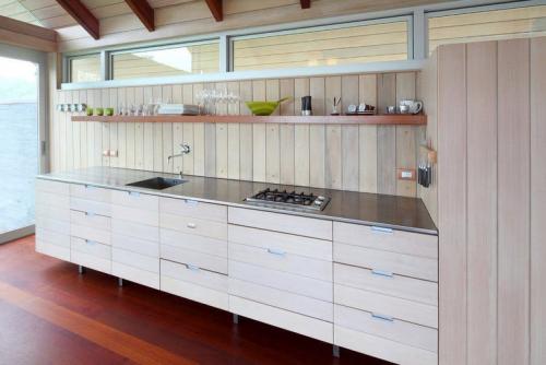 Чем заменить фартук на кухне так. Требования к фартуку 26 Чем заменить фартук на кухне так. Требования к фартуку 26