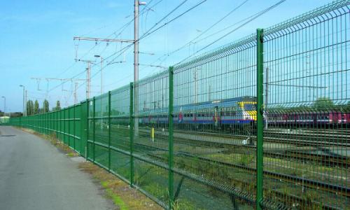 Секционный забор из 3D сетки. Секционный забор из сетки ГИТТЕР 3D (комплектация БЕСТ ОПТИМА) высот. 7м 03 Секционный забор из 3D сетки. Секционный забор из сетки ГИТТЕР 3D (комплектация БЕСТ ОПТИМА) высот. 7м 03