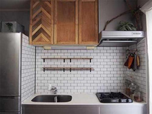 Обновляем кухонный фартук без перекладки плитки.. Как обновить фартук на кухне, не меняя плитку