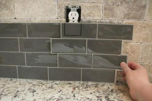 Обновляем кухонный фартук без перекладки плитки.. Как обновить фартук на кухне, не меняя плитку