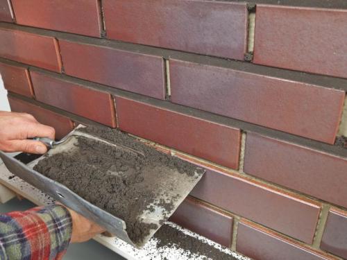Затирка для фасадной плитки. Затирка для клинкерной плитки: виды, для чего нужна, как выбрать и наносить полусухой или пистолетной техникой (инструкция с фото)