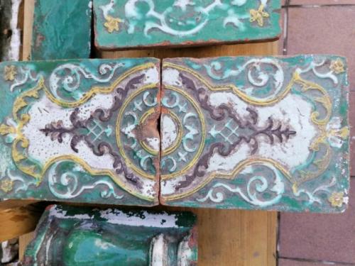 Не снимая старую кафельную плитку. Как обновить плитку в ванной не меняя ее и не снимая: самые лучшие варианты, как дать новую жизнь старой кафельной плитке, 105 фото