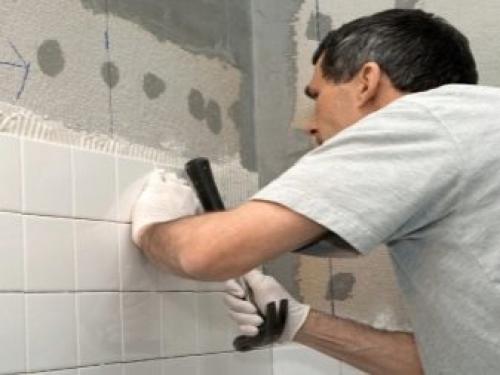 Не снимая старую кафельную плитку. Как обновить плитку в ванной не меняя ее и не снимая: самые лучшие варианты, как дать новую жизнь старой кафельной плитке, 105 фото 14 Не снимая старую кафельную плитку. Как обновить плитку в ванной не меняя ее и не снимая: самые лучшие варианты, как дать новую жизнь старой кафельной плитке, 105 фото 14