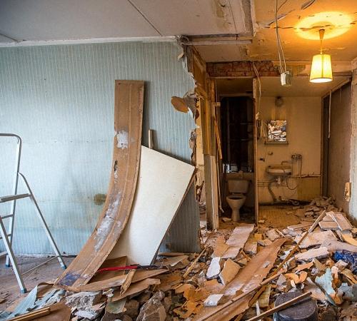 Снос межкомнатных стен. Демонтаж перегородок: особенности и правила