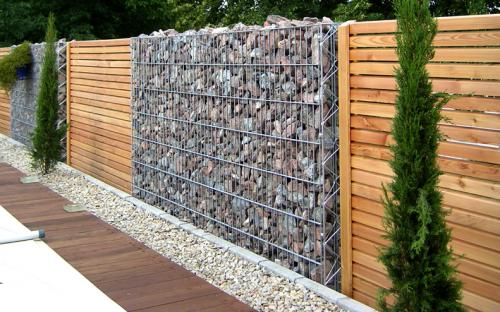 Самый дешевый вариант забора своими руками. Какой забор обойдется вам дешевле всего: лучшие варианты недорогих ограждений