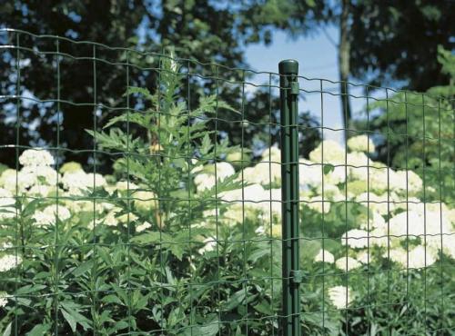 Забор в частном доме своими руками. Забор своими руками: разновидности конструкций и креплений, поэтапная инструкция, как сделать забор своими руками (фото + видео)