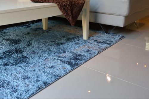 Укладка плитки на деревянную поверхность. Как провести ремонт старых лагов и положить новые