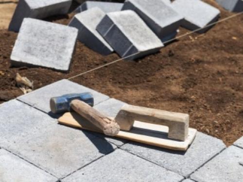 Как укладывать тротуарную плитку на песок с цементом. Укладка тротуарной плитки на песок с цементом своими руками 02