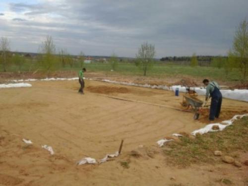 Нужно ли проливать песок перед укладкой тротуарной плитки. Укладка тротуарной плитки своими руками: пошаговая инструкция 07