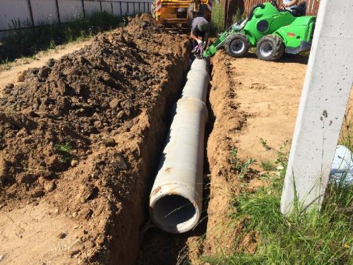 Труба для отвода воды с участка через дорогу в канаву. Как самостоятельно уложить трубу и подготовить канаву для водоотведения