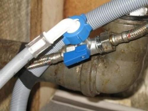 Кран для стиральной машины прямой. Кран для стиральной машины: обзор видов, правила выбора и монтаж 10
