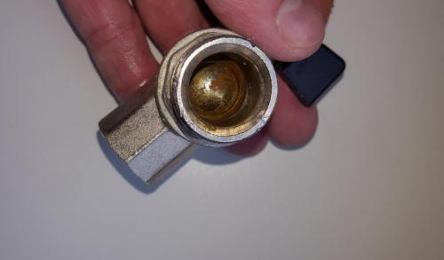 Пластиковые краны для воды, как перекрыть. Как поменять кран под давлением: как быстро и просто произвести замену поломавшегося крана