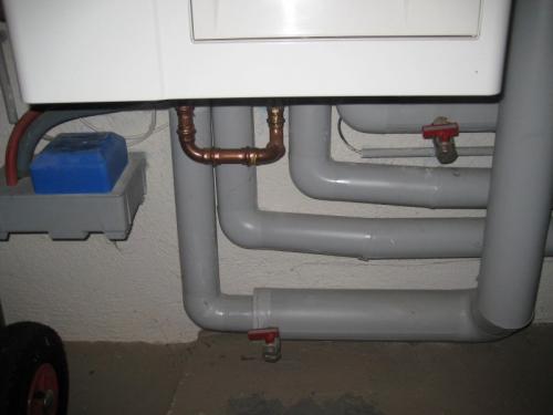 Пластиковые краны для воды, как перекрыть. Как поменять кран под давлением: как быстро и просто произвести замену поломавшегося крана