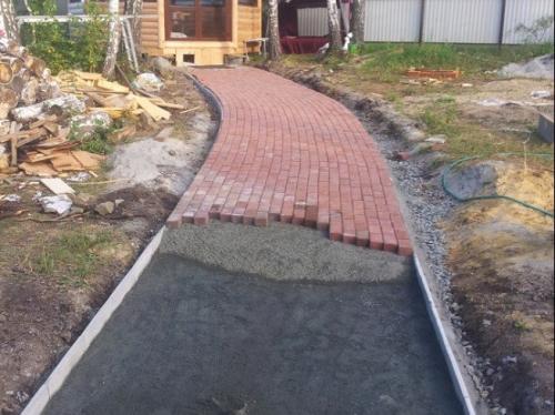 Укладка тротуарной плитки своими руками на песок без цемента. Как обойтись без цементной смеси при укладке тротуарной плитки