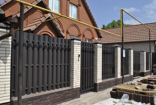 Забор своими руками дешево в частном доме. Как сделать забор — советы по выбору материала и особенности постройки популярных видов заборов (115 фото)