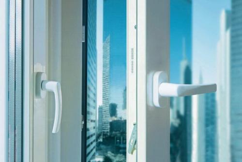 Чем смазать фурнитуру. Для чего смазывают пластиковые окна