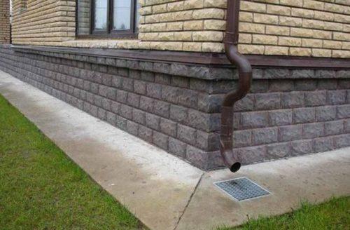 Отделка цоколя деревом. Отделка цоколя частного дома: 15 вариантов облицовки