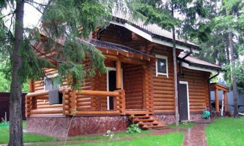 Отделка цоколя деревом. Отделка цоколя частного дома: 15 вариантов облицовки