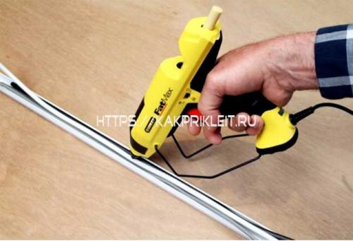 Клей для линолеума для стыков. С помощью клеевого пистолета