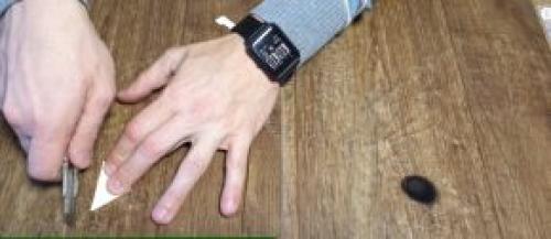 Чем заделать дырку в линолеуме. Как заклеить дырку в линолеуме — лучшие способы