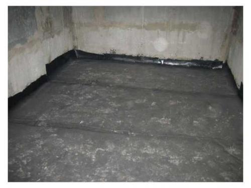 Какие материалы необходимы для строительства ванной комнаты в деревянном доме. Как сделать пол