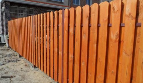 Дешевые заборы своими руками. Как построить недорогой забор для дачи или дома своими руками: разбираем пошагово 20